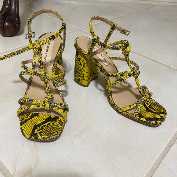 Snake heels - Picture 1 of 1